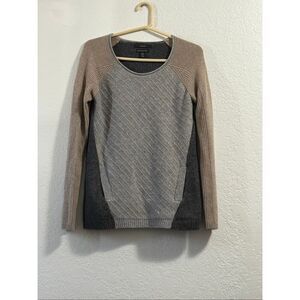 Tahari Women's Sweater 100% Cashmere Size M Gray/Beige Color